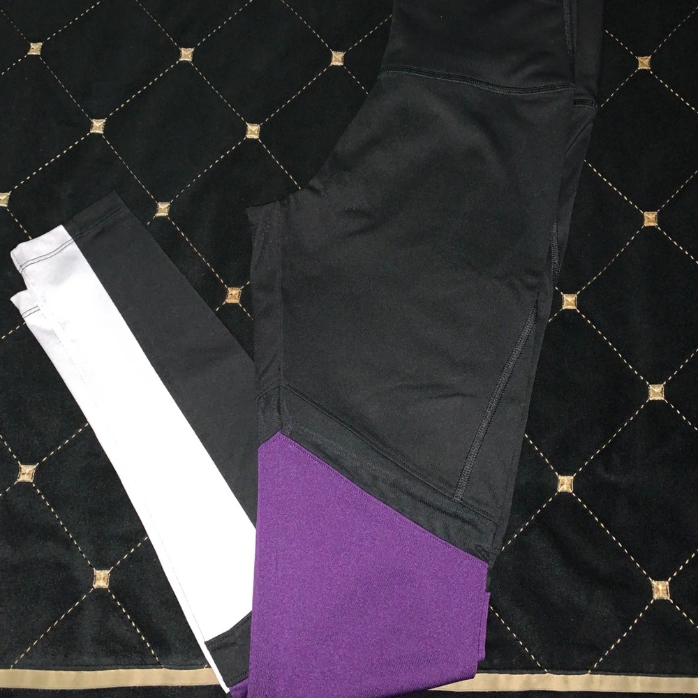 Victoria’s Secret pink leggings